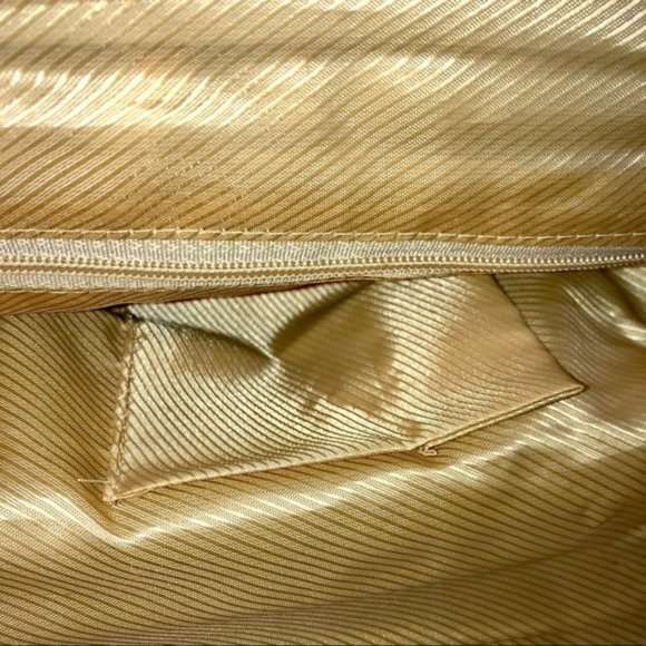 Vintage Floral Bag with Beaded Accents and Decorative Metal Handle and Clasp - Picture 11 of 13